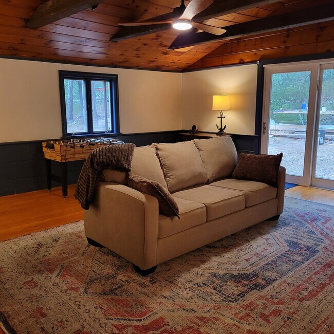 Building Photo - 1 Mill Ridge Farm Ln