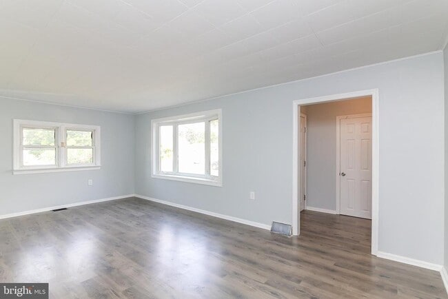 Building Photo - 516 Brooke Ave