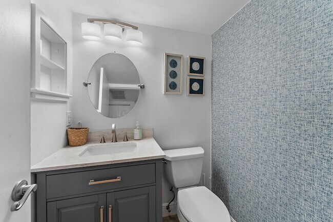 Building Photo - 1605 S US Hwy 1