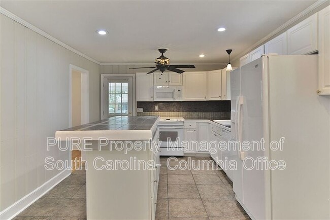 Building Photo - 901 Indigo Ave