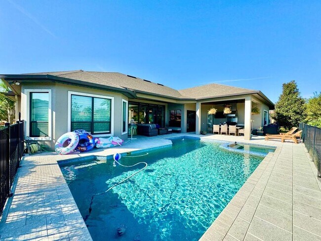 Building Photo - 10605 Sabella Dr