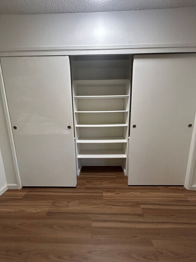 Building Photo - Available on 05/05/26, 1170 sq ft, 3 Bedrooms, 1.5 Baths, 2 Assigned Parking at Palehua Hale in M...