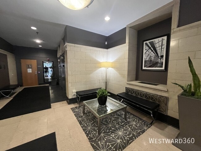Building Photo - 221 E Cullerton St