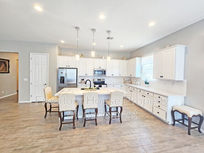 Building Photo - 4901 Fairwood Ct