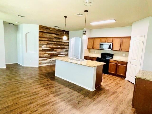 Building Photo - 2134 Shady Glen Trail