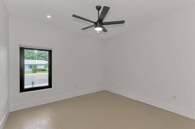 Building Photo - 2144 Webber St