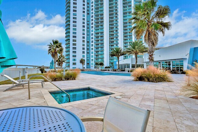 Building Photo - 231 Riverside Dr