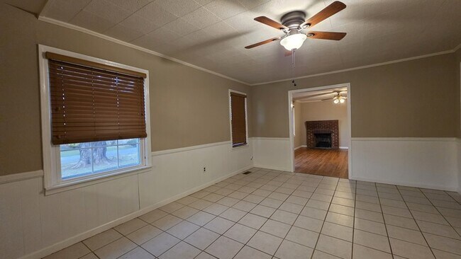 Building Photo - Delightful Home Now For Lease