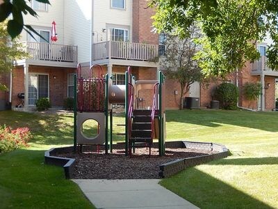 Building Photo - 129 White Oak Ct