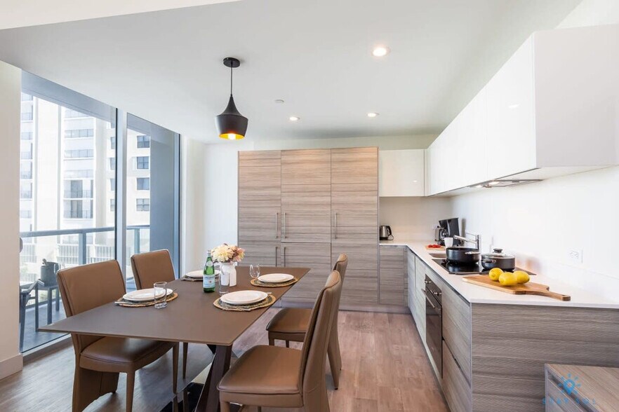 Building Photo - 777 N Ocean Dr