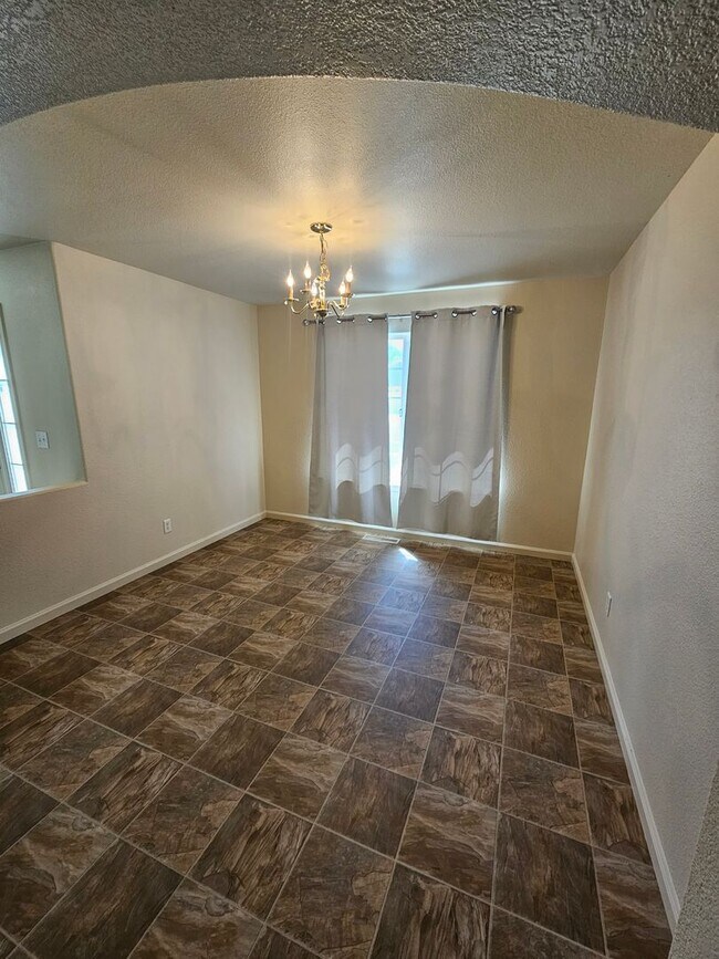 Building Photo - 3 Bedroom, 2 Bathroom Home in Fernley
