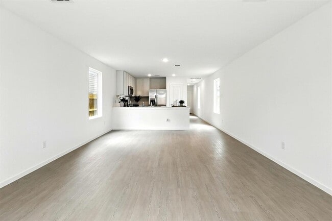 Building Photo - 18210 Via Aurelia Dr