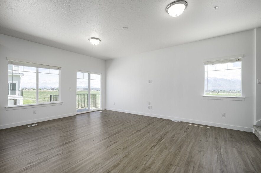 Building Photo - 4201 W Dead Horse Ct