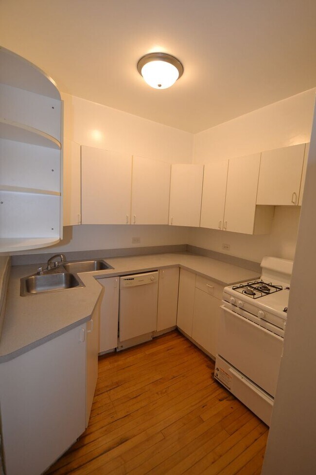 Building Photo - 4408 N Rockwell St