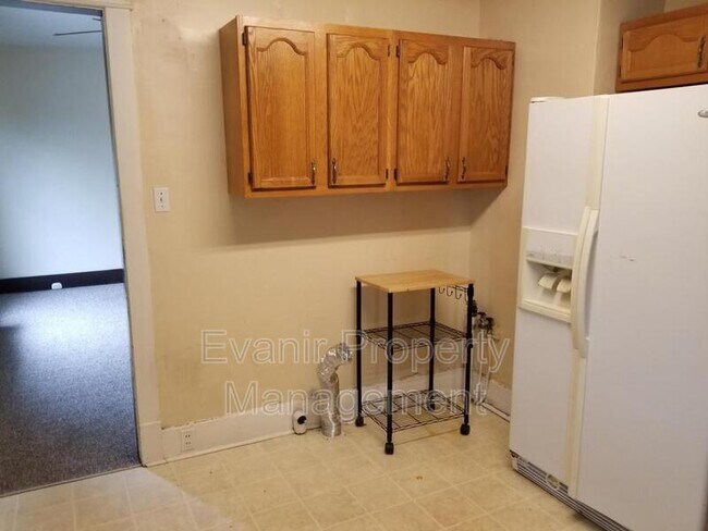 Building Photo - 216 S 6th St