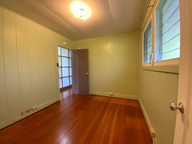 Building Photo - T1247ach