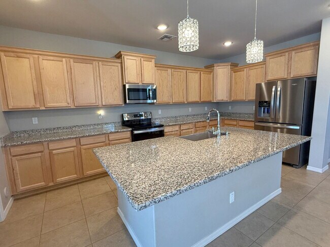 Building Photo - 15170 W Pierce St