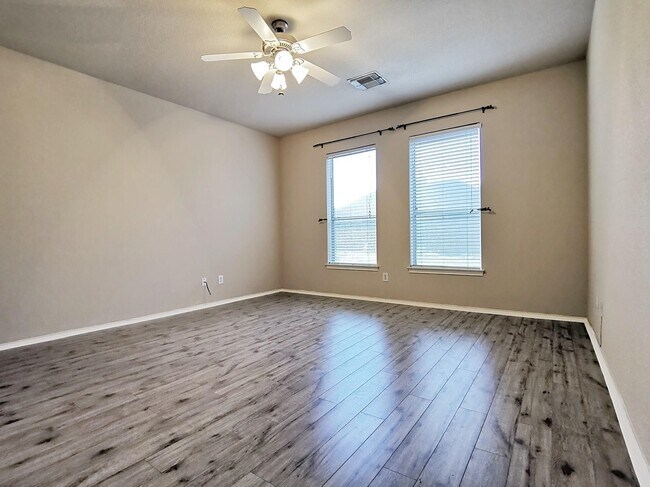 Building Photo - 3527 Hera Dr
