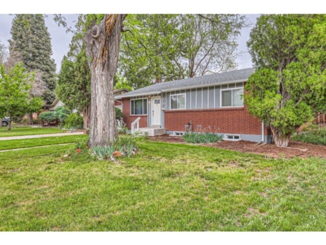 Building Photo - 3066 S Wolff St