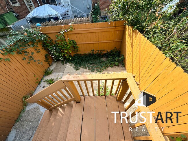 Building Photo - 3 bedroom House in Olney Oaklane, Philadel...