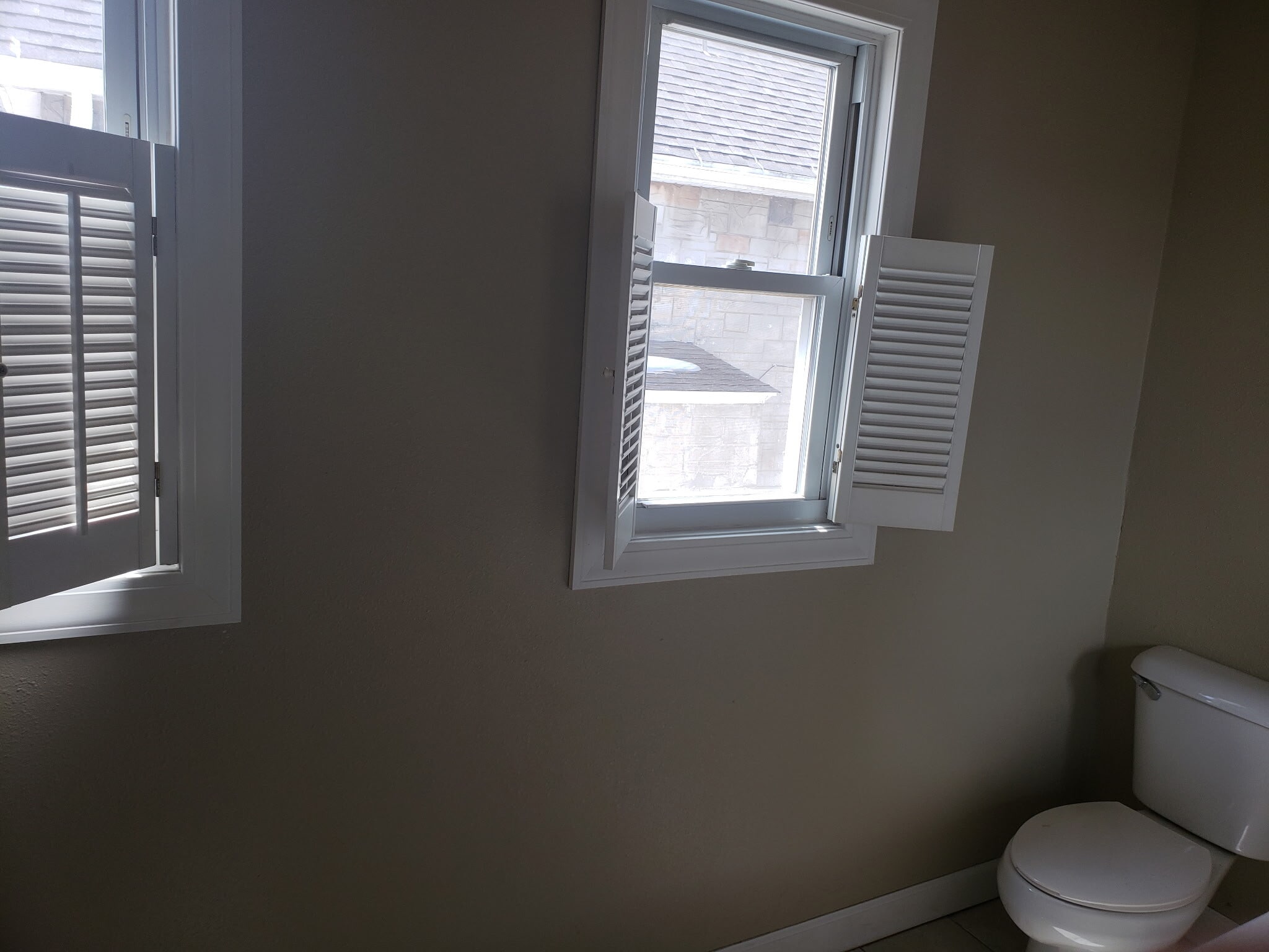 Building Photo - 204 N Macy St