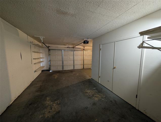 Building Photo - 8560 Park Ln