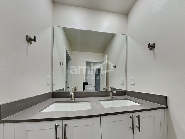 Building Photo - 7701 Brenden St SW