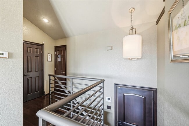 Building Photo - 14805 Dutchmans Dr