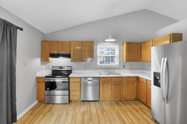 Building Photo - 933 Briaro St