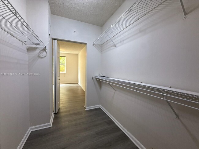 Building Photo - 17100 N Bay Rd