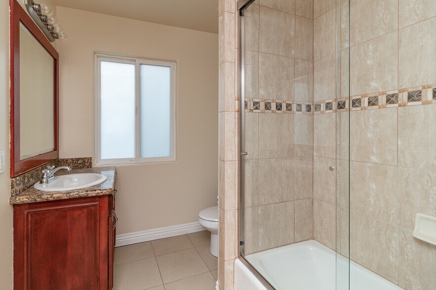 Building Photo - 3689 S La Cienega Blvd