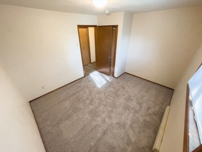 Building Photo - 9 N Wickham Ct