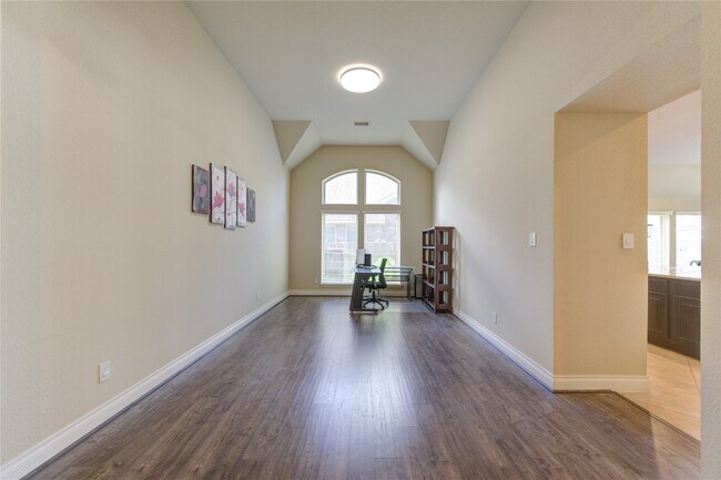 Building Photo - 2603 Night Song Dr