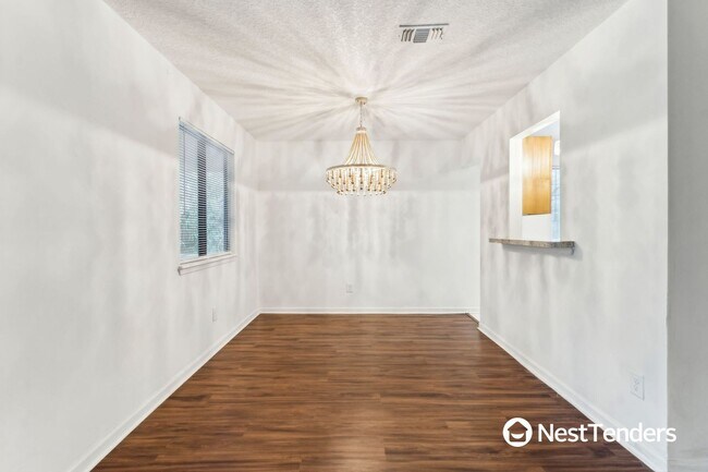 Building Photo - Great Amelia Island Location!