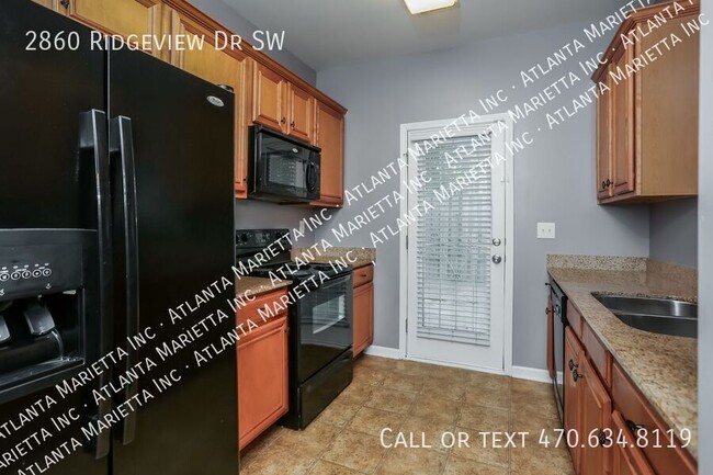 Building Photo - 2860 Ridgeview Dr