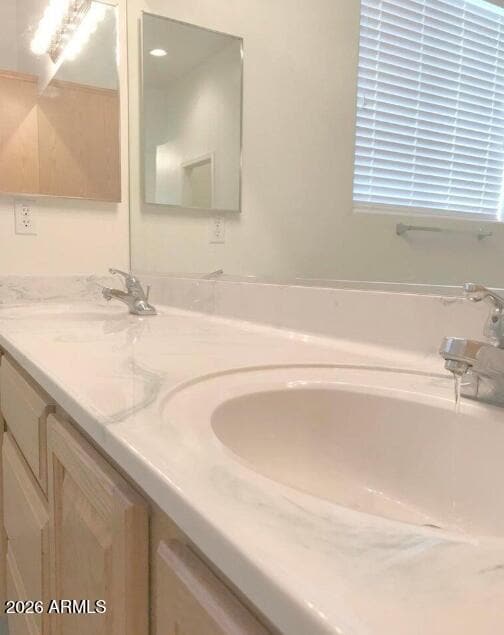 Building Photo - 890 S Golf View Dr