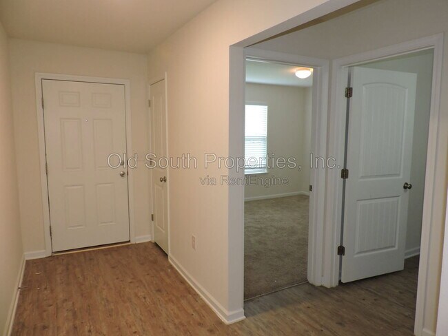Building Photo - 5780 Blackhorse Cir