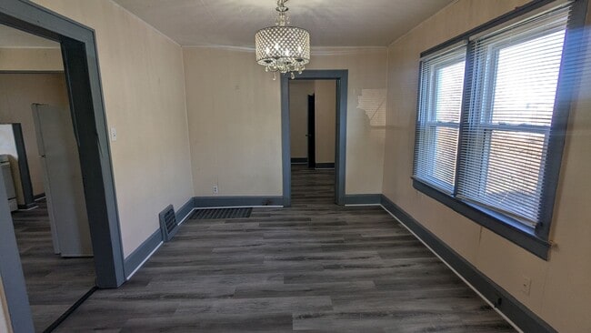 Building Photo - 3-Bedroom, 1-Bathroom Single Family Home for Rent in Akron, Ohio