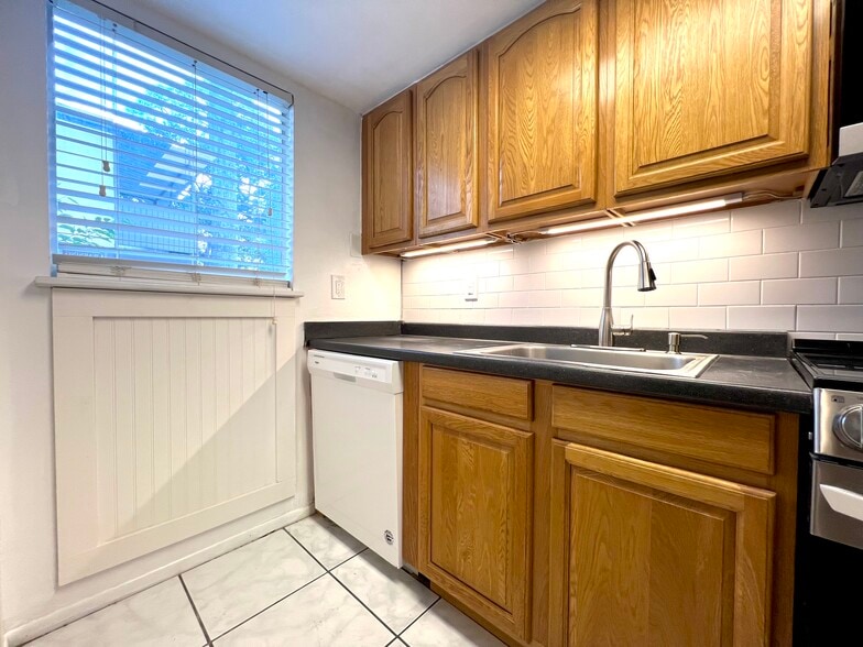 Building Photo - 709 SW 75th St