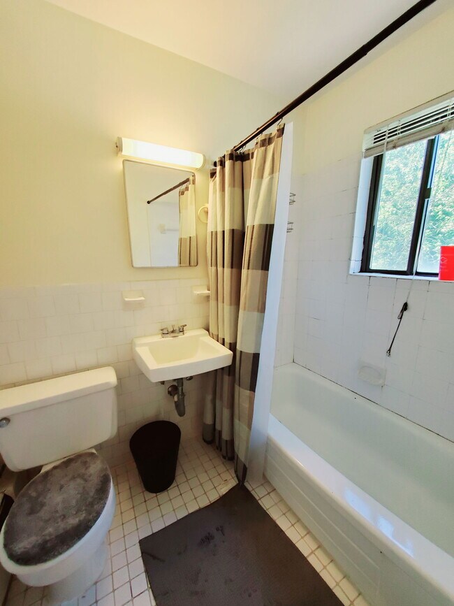 Building Photo - 960 Hope St