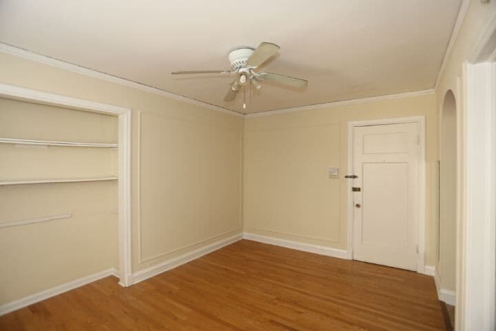 Building Photo - 823 W Wolfram St