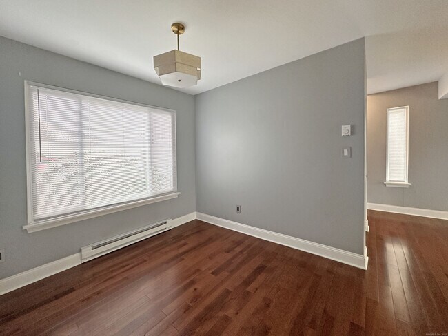 Building Photo - 109 Candlewood Dr