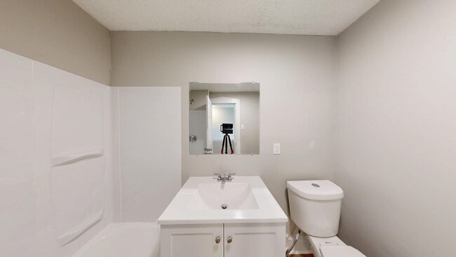 Building Photo - Cudell / West Boulevard Area - 3 bedroom/1...