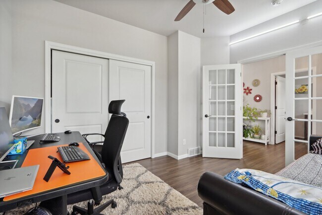 Building Photo - 5811 Levitan Ln