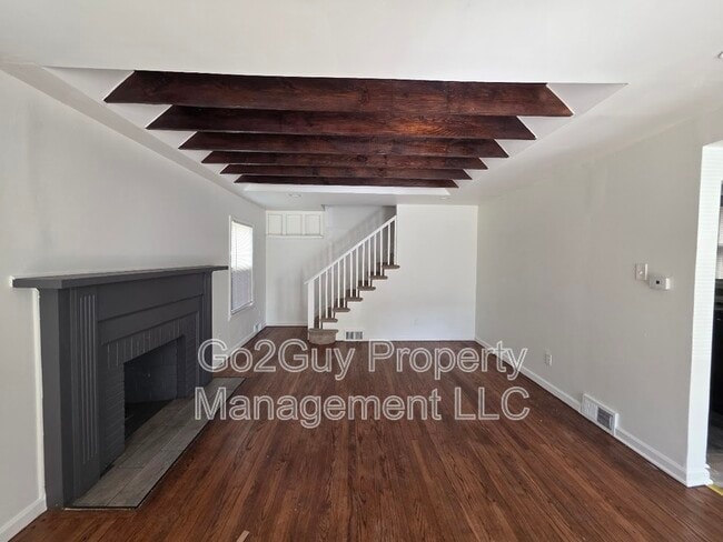 Building Photo - 5316 Buckingham