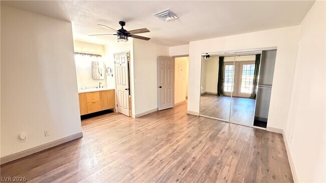 Building Photo - 2783 Carnation Ln