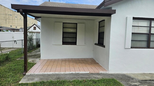 Building Photo - 421 Ardmore Rd