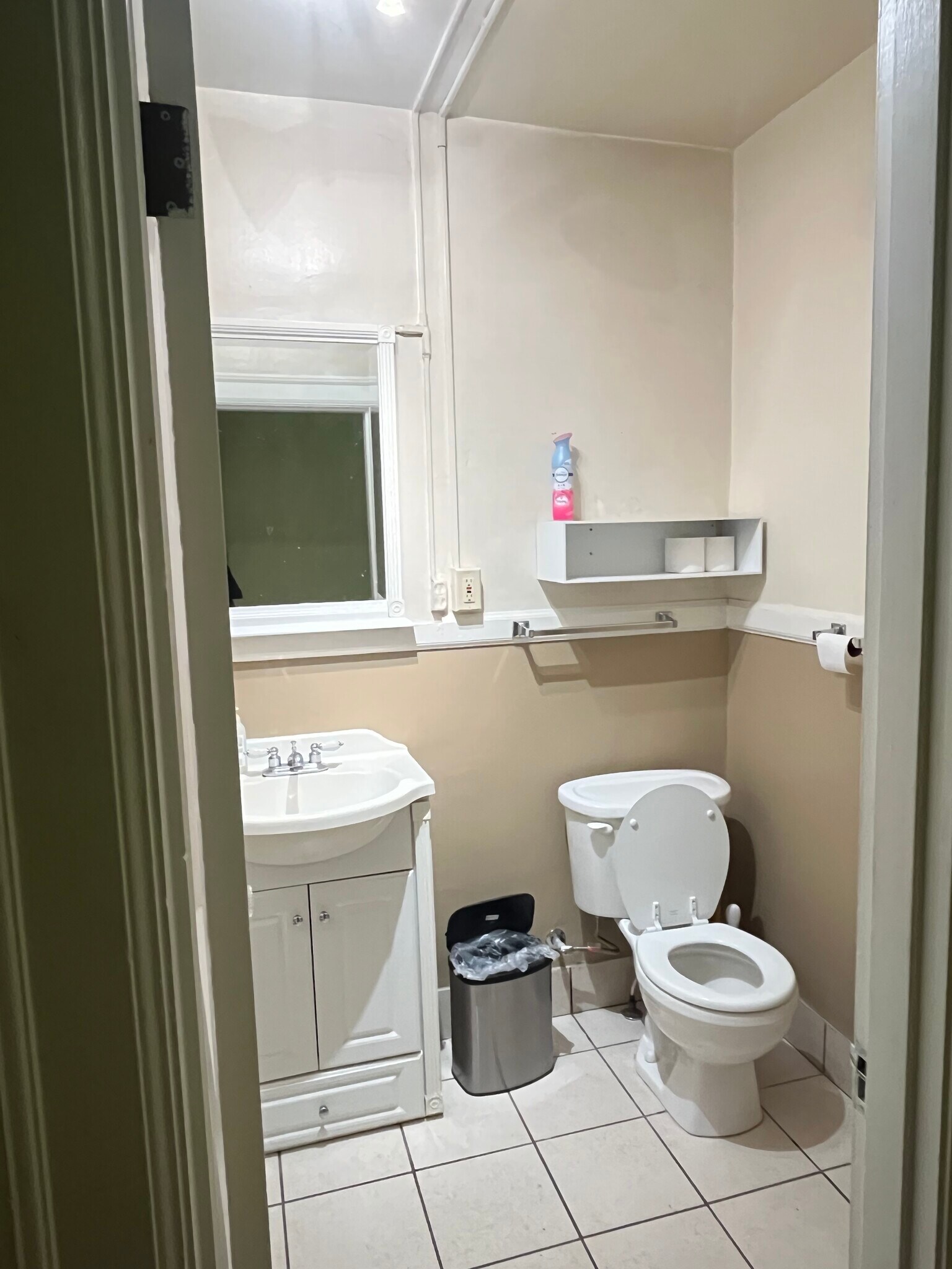 Building Photo - 507 NW 22nd Ave