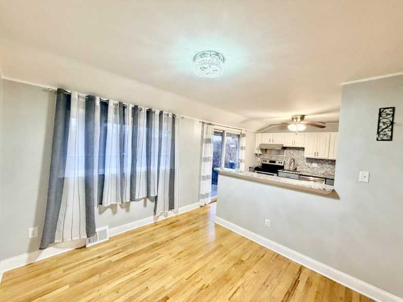 Building Photo - 256 S Dillwyn Rd