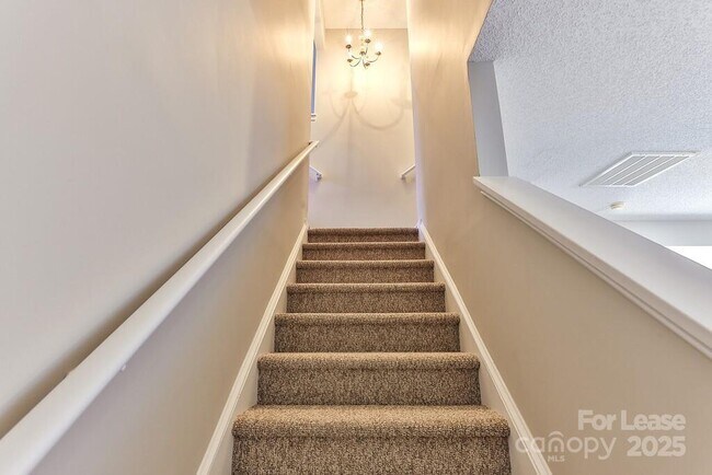 Building Photo - 9522 Bird Watch Ln